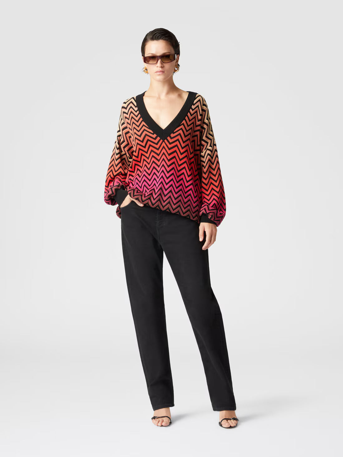 Maglia oversize motivo chevron dégradé con scollo a V