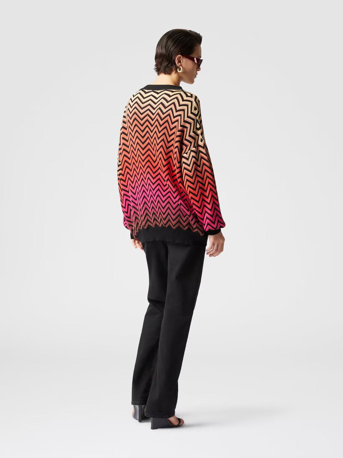 Maglia oversize motivo chevron dégradé con scollo a V